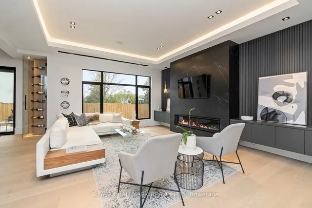 1403 Wren Ave, Oakville 3