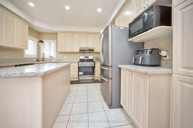 36 Borneo Cres, Brampton 5