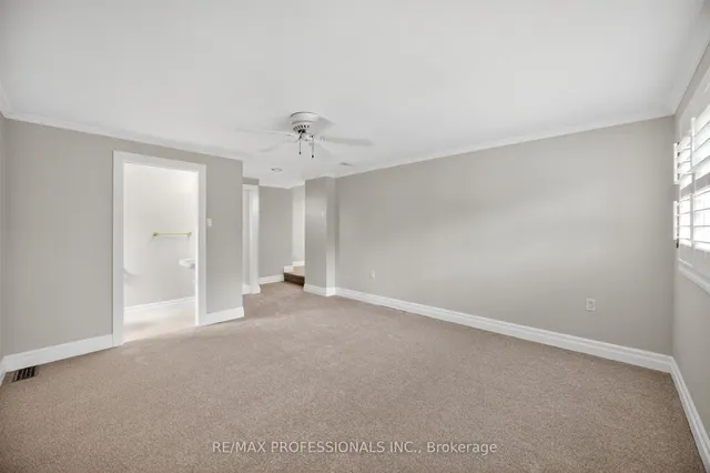 27 Nottingham Dr, Toronto 5