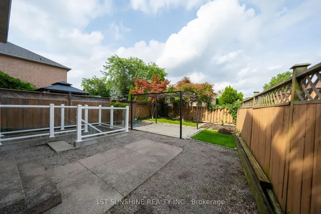 2031 Westree Dr, Oakville 3