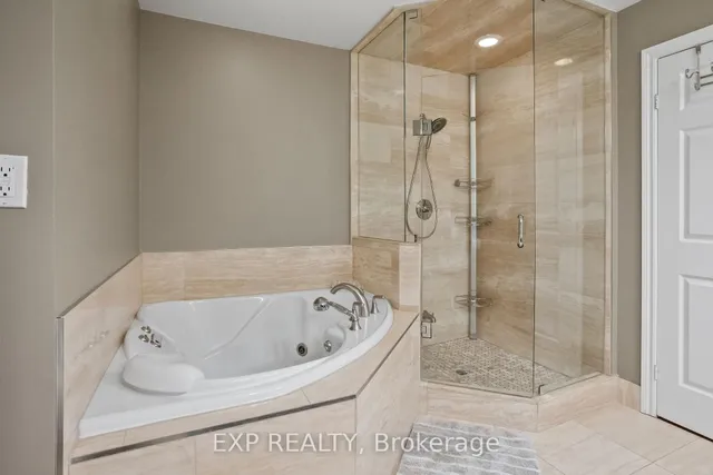 25 Kingsbridge Garden Circ #2709, Mississauga 5