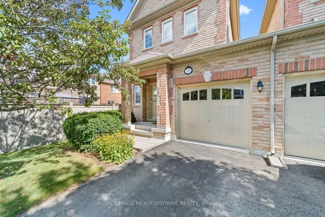 19 Goldham Way, Halton Hills 3