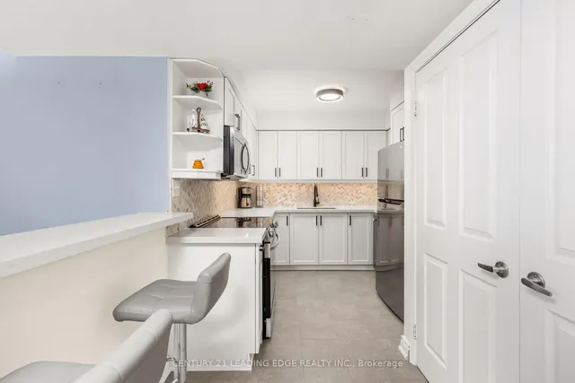 2199 Sixth Line #206, Oakville 3