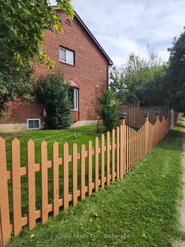 60 Torrance Woods, Brampton 3