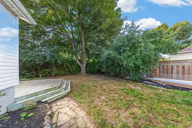 32 Chelvin Dr, Halton Hills 4