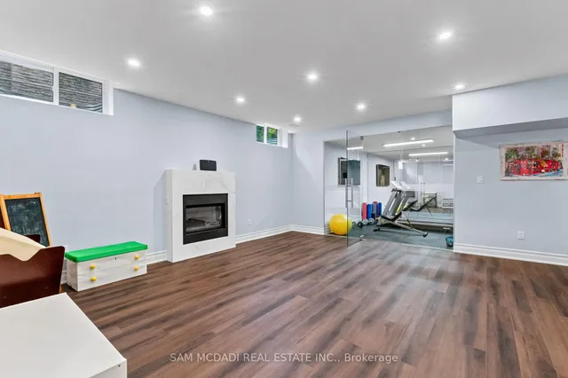 955 Caldwell Ave, Mississauga 5