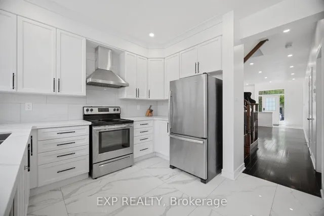 363 Holmes Cres, Milton 3