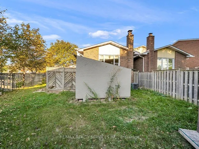41 Simmons Blvd, Brampton 3