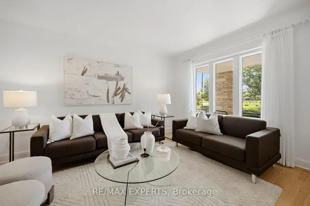 90 Heathrow Dr, Toronto 5
