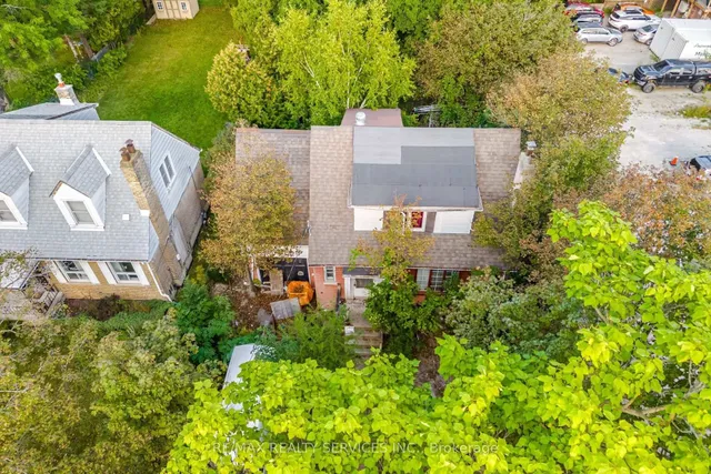 7 Ashbourne Dr, Toronto 5