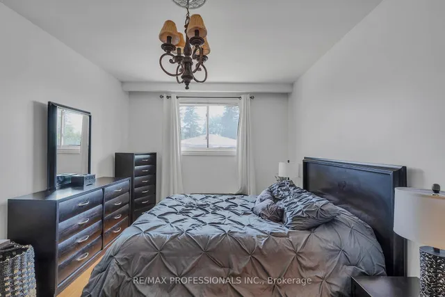 23 Anthia Dr, Toronto 3