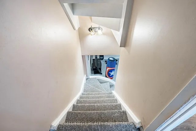 48 Thatcher Crt, Brampton 5