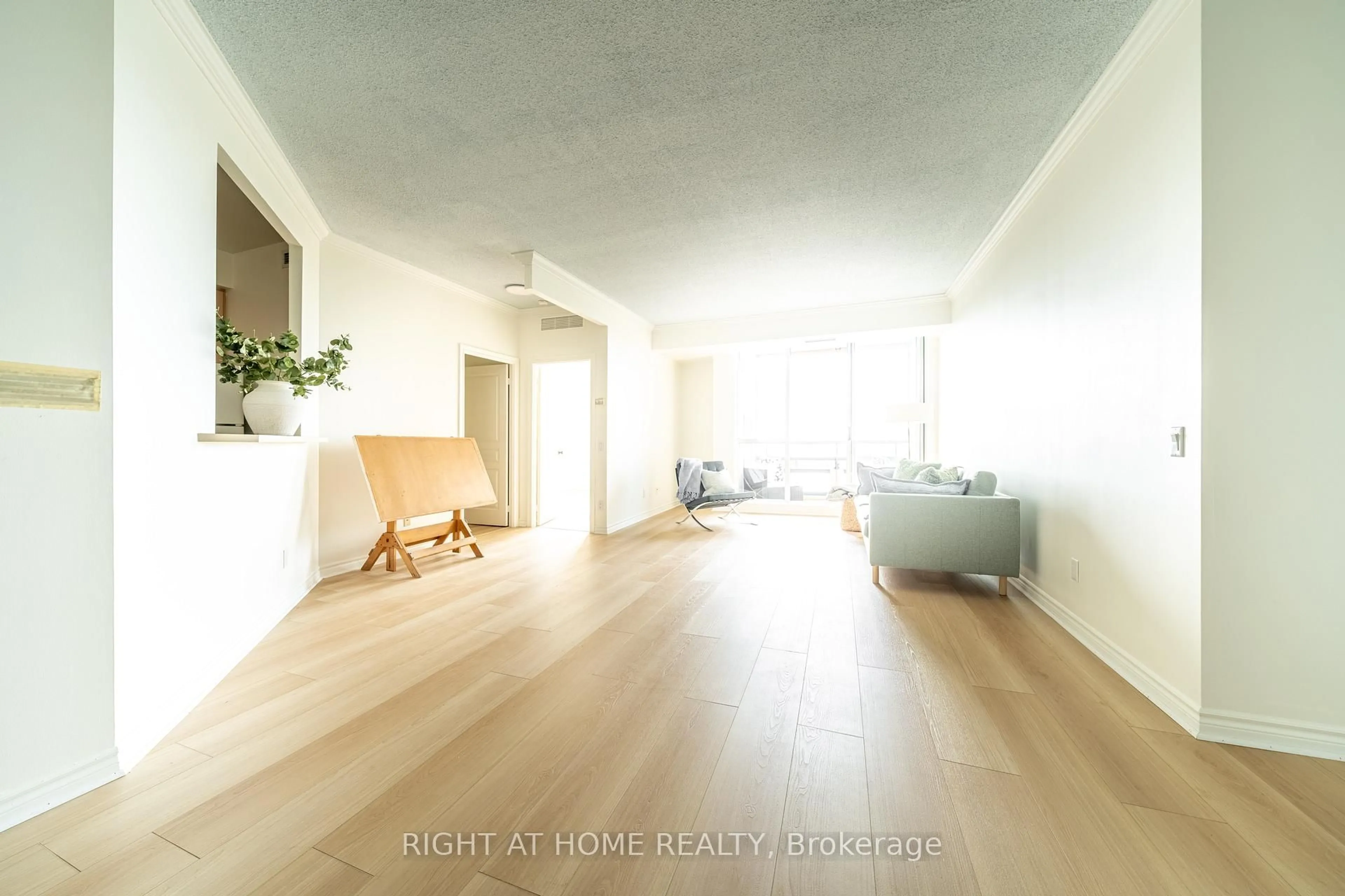 trreb/IMG-W13788708_340f760f-a2b0-42a4-9c49-c00cd74b522b-l.jpg