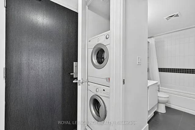 165 Legion Rd #1022, Toronto 3