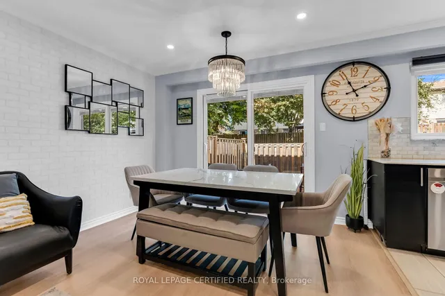 1532 Lancaster Dr #38, Oakville 5