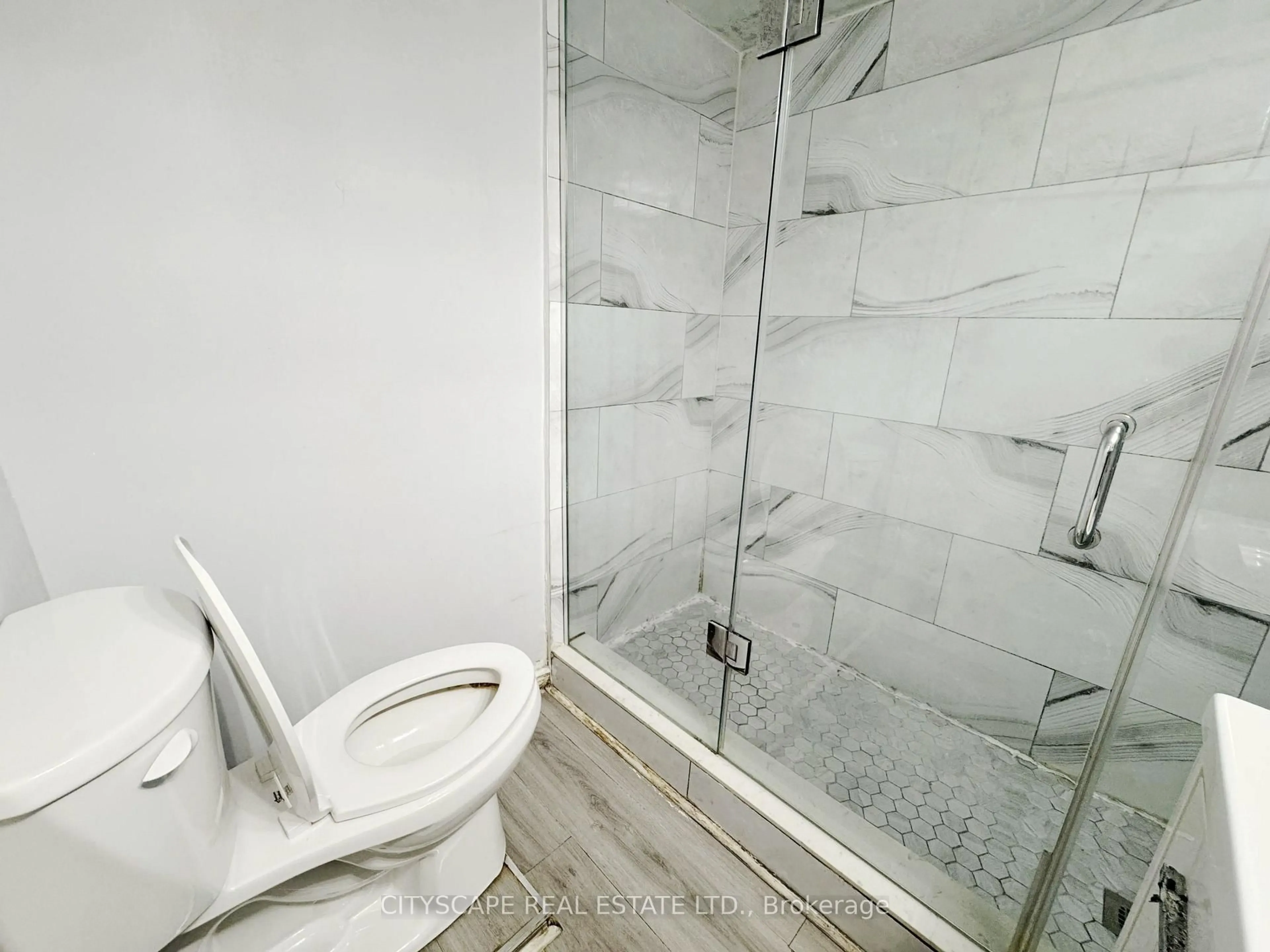 trreb/IMG-W13789370_3c3e45dd-8a38-4ad9-a910-68e4c59dfc60-l.jpg