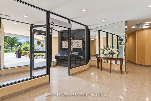 10 Martha Eaton Way #1411, Toronto
