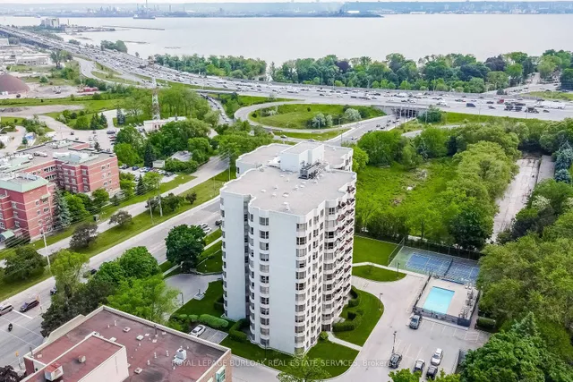 1201 North Shore Blvd #204, Burlington 2