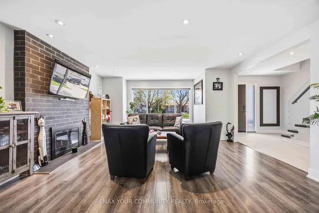 34 Walwyn Ave, Toronto 5