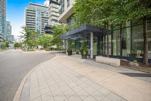 59 Annie Craig Dr #1306, Toronto 2