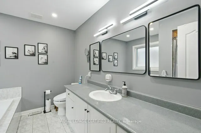 3 National Cres, Brampton 4