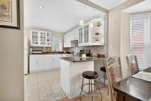 257 John St, Toronto 5