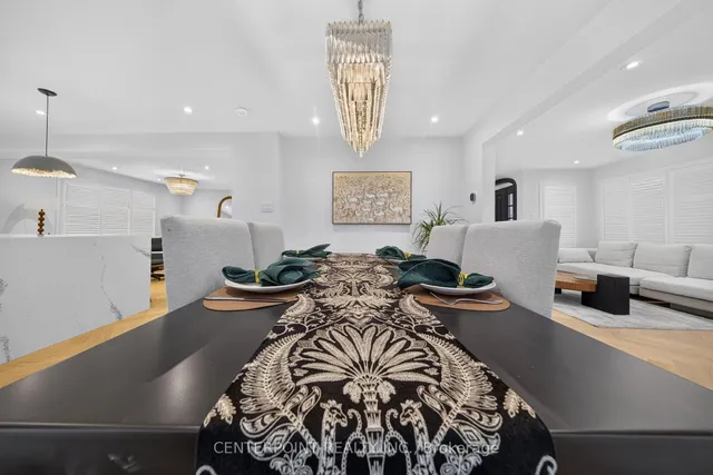 1073 Grandeur Cres, Oakville 3