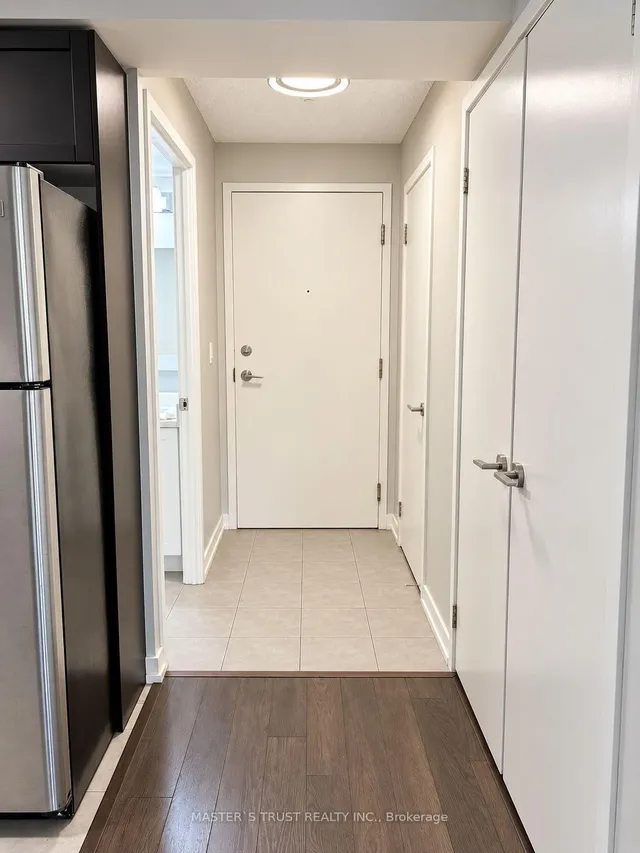 812 Lansdowne Ave #302, Toronto 4