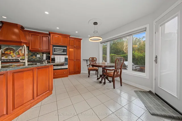 2143 Brays Lane, Oakville 5