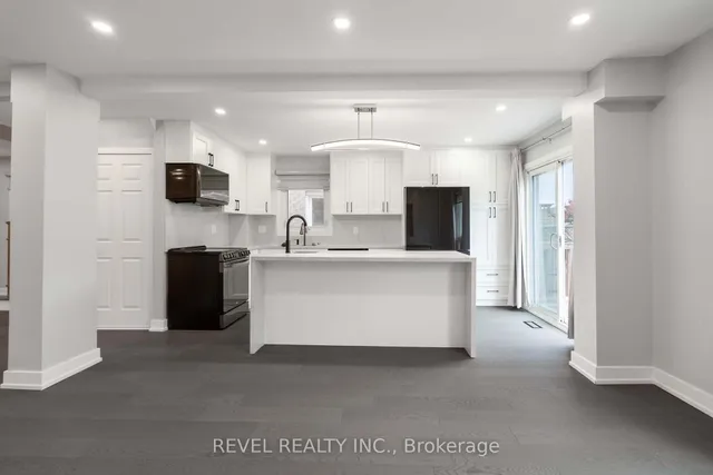 95 Cinrickbar Dr, Toronto 3