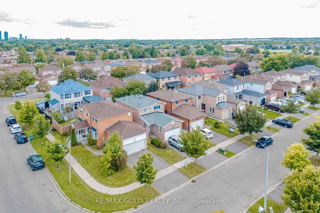 4 Horsham St, Brampton