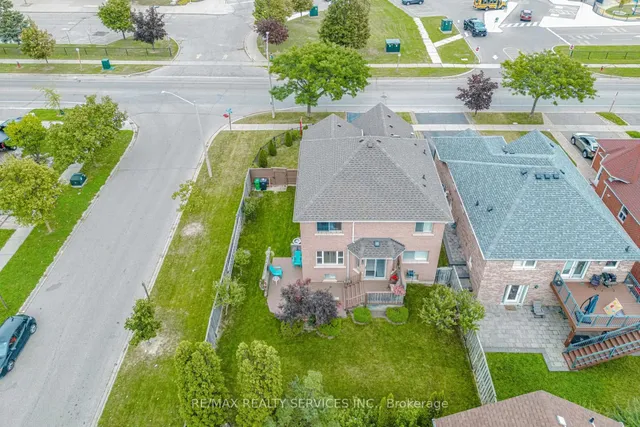5772 Whitehorn Ave, Mississauga 3
