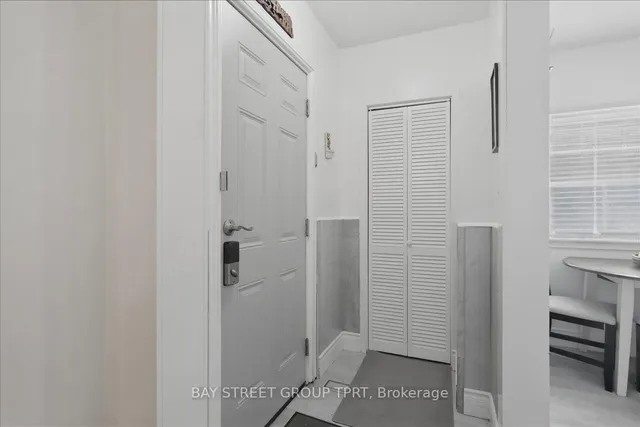 134 Clearbrooke Circ, Toronto 5