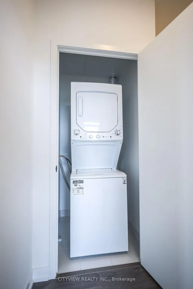 285 Dufferin St #1402, Toronto 5