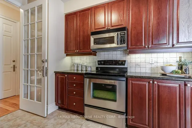 3888 Duke of York Blvd #GPH25, Mississauga 5