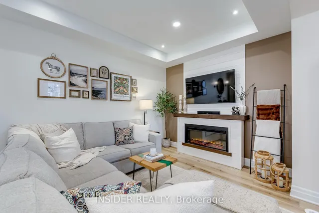 1915 Thames Circ, Milton 2