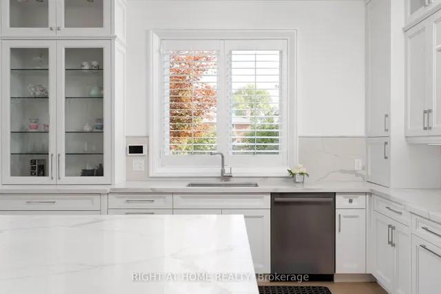 1410 Stanbury Rd, Oakville 2