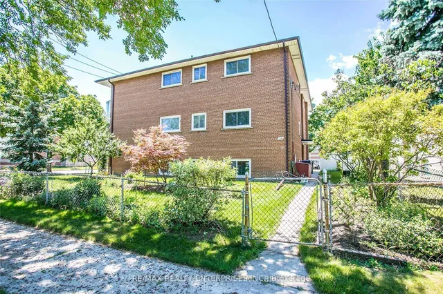 54 Rabbit Lane, Toronto 5