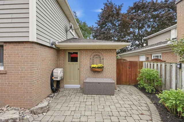 12 Cheltenham Crt, Brampton 5