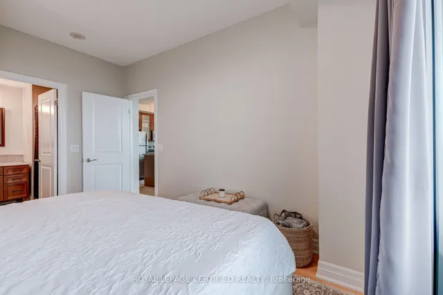 100 John St #1806, Brampton 5