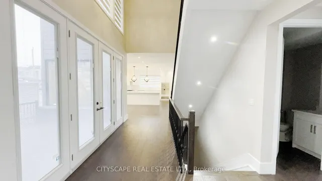 204 Mary St, Oakville 3