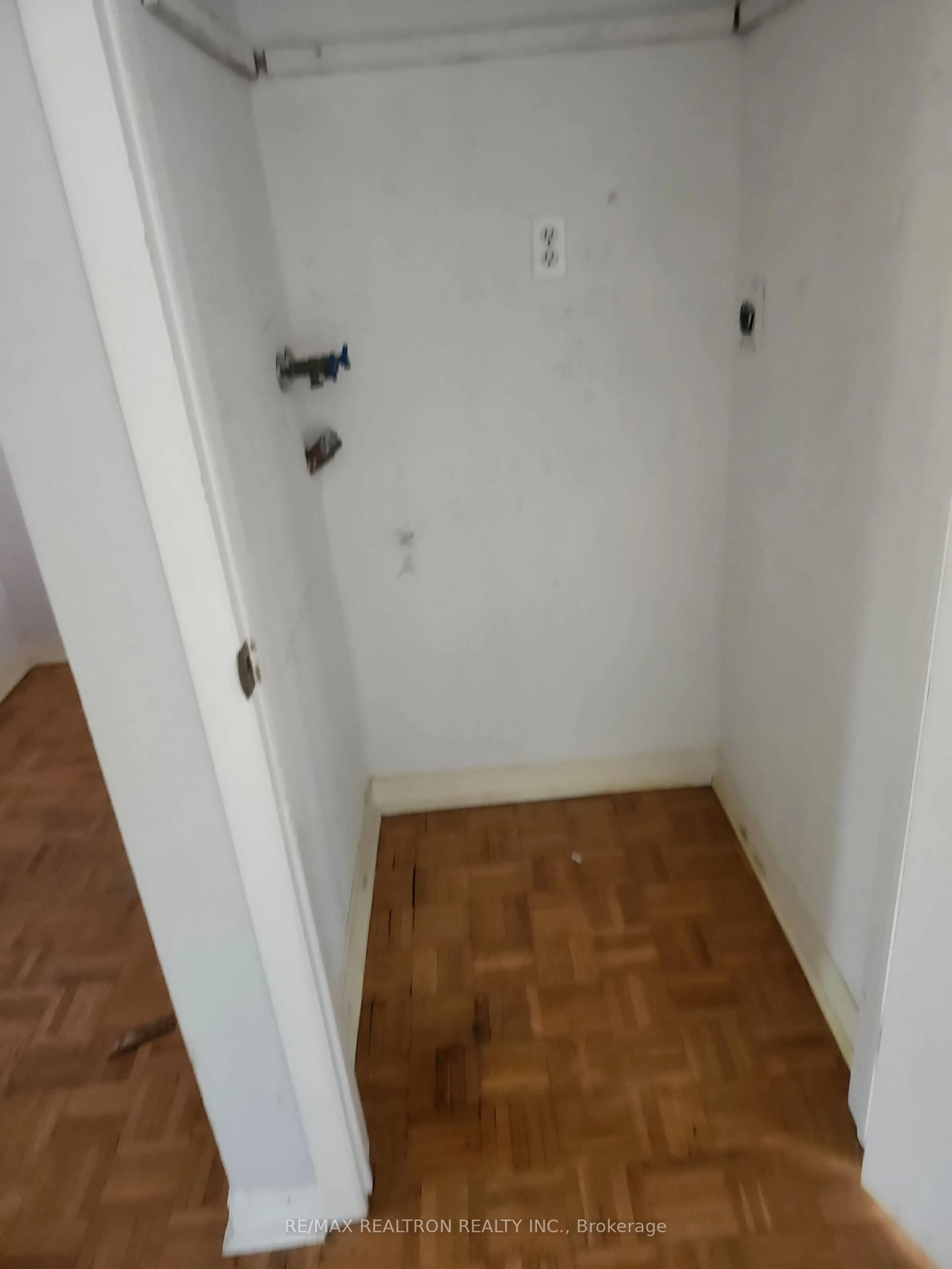 trreb/IMG-W13797490_3d4dea08-fbe3-4167-85aa-fd5bbc312985-l.jpg