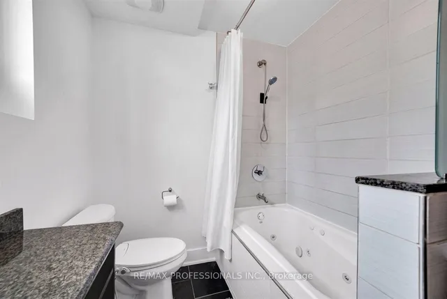 2580 Lake Shore Blvd, Toronto 4