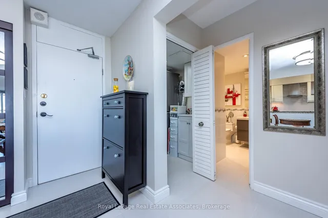 240 Scarlett Rd #1906, Toronto 5