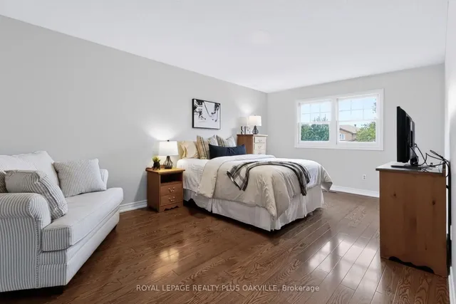 279 Hickory Circ, Oakville 4