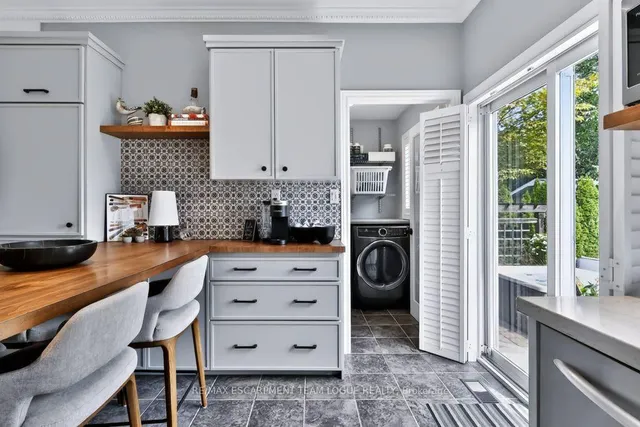 1332 LEIGHLAND Rd, Burlington 5