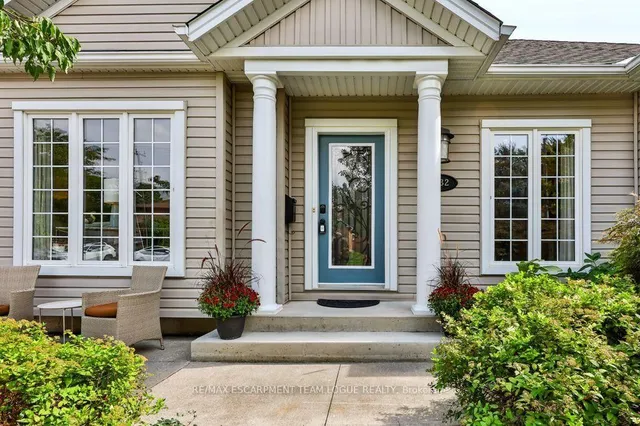 1332 LEIGHLAND Rd, Burlington 4