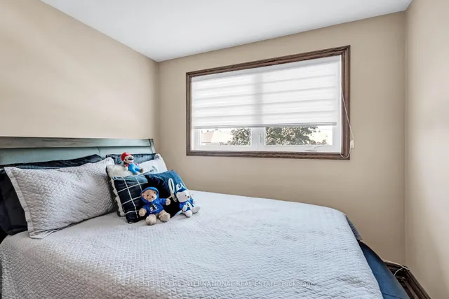 65 Orchardcroft Cres, Toronto 5