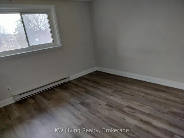 81 Irwin Rd #18, Toronto 2