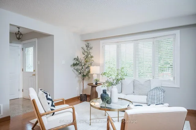 1237 REDBANK Cres, Oakville 4